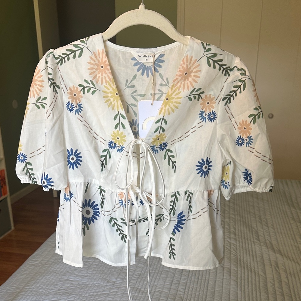 NWT Commense Floral Tie-Front Top — White with Blue & Yellow Flowers